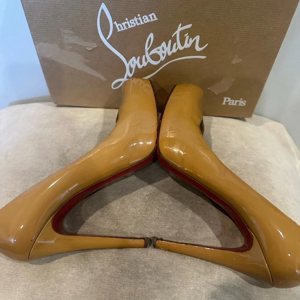Christian Louboutin Tan Pumps